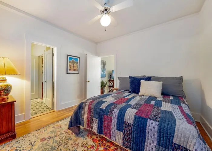 Charm, Near 4th Ave, Walk To U Of A, 1 Bedroom 1 Ba Tucson