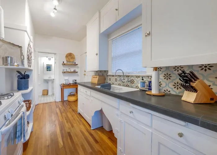 Charm, Near 4th Ave, Walk To U Of A, 1 Bedroom 1 Ba Holiday home *