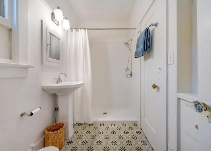 Holiday home Charm, Near 4th Ave, Walk To U Of A, 1 Bedroom 1 Ba Tucson