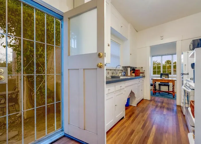 Charm, Near 4th Ave, Walk To U Of A, 1 Bedroom 1 Ba * Tucson
